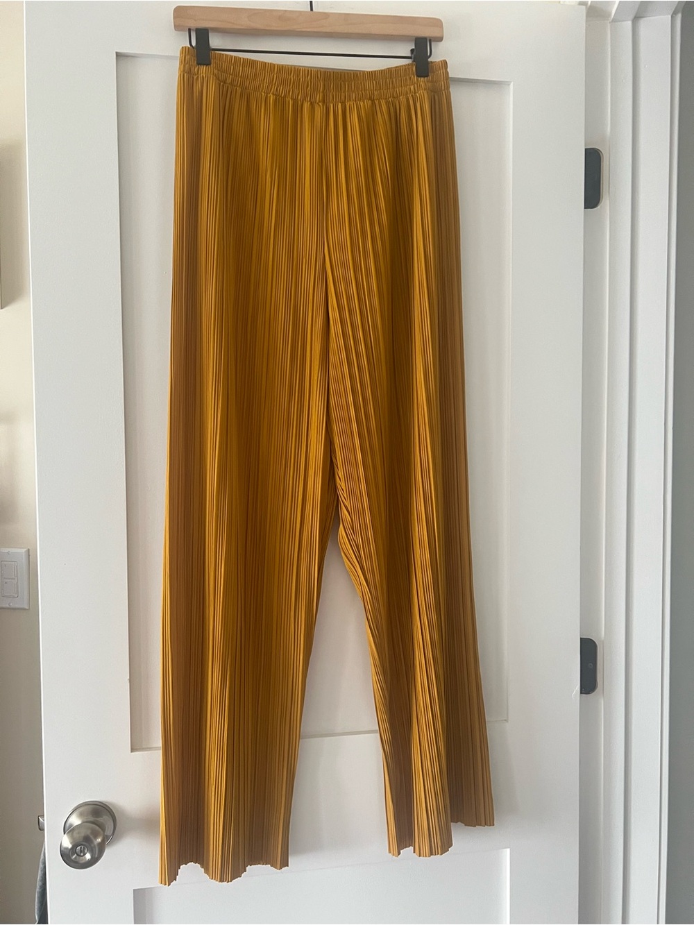 & Other Stories Pleated Wide-Leg Pants in Mustard Gold
